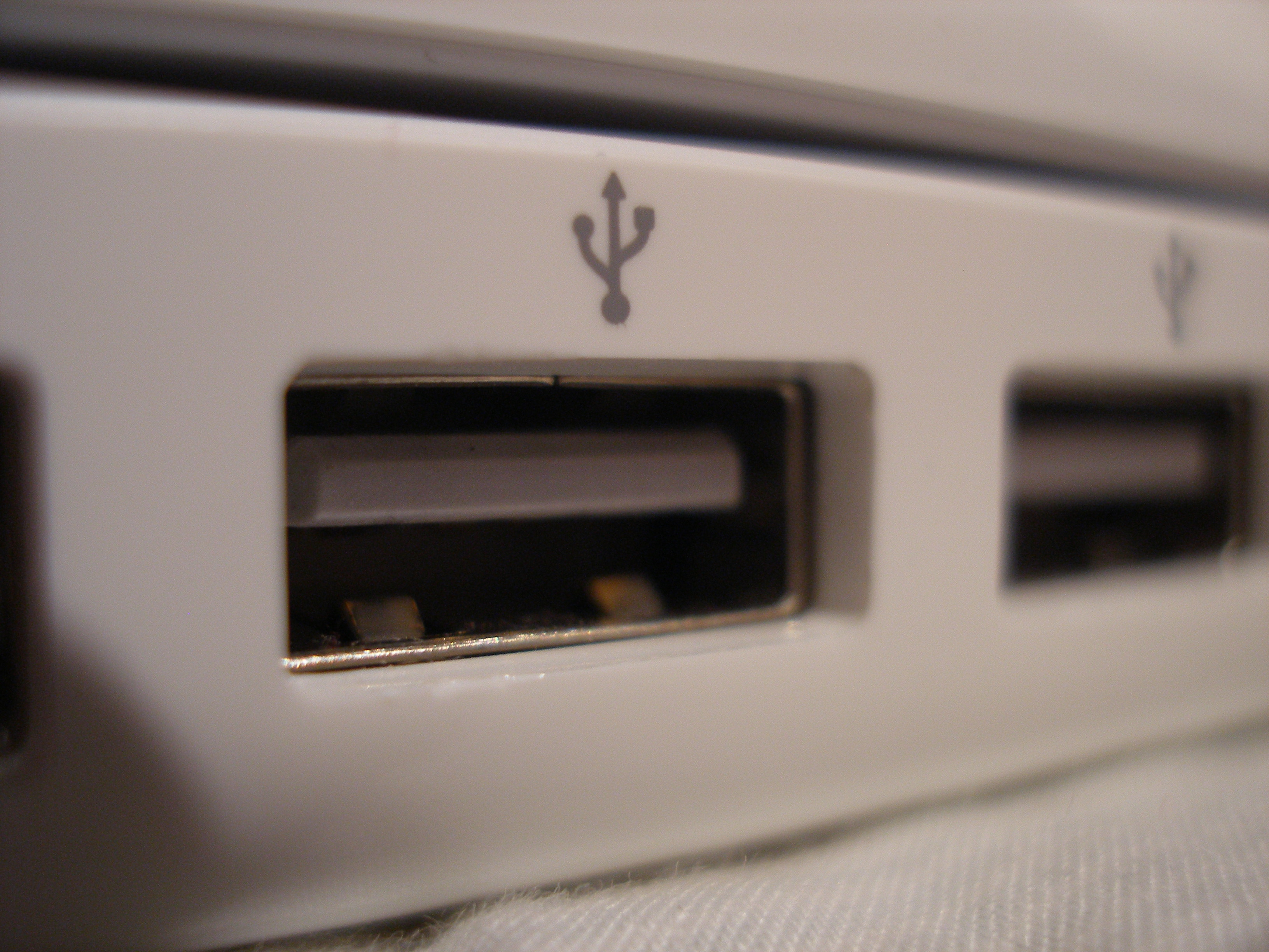 Ensure the USB device is properly plugged into a working USB port
Try using a different USB port on the computer