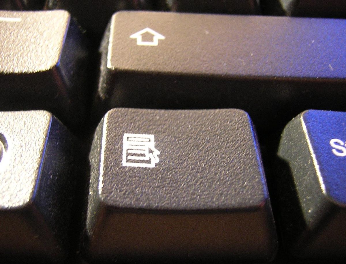 Keyboard with a start menu icon