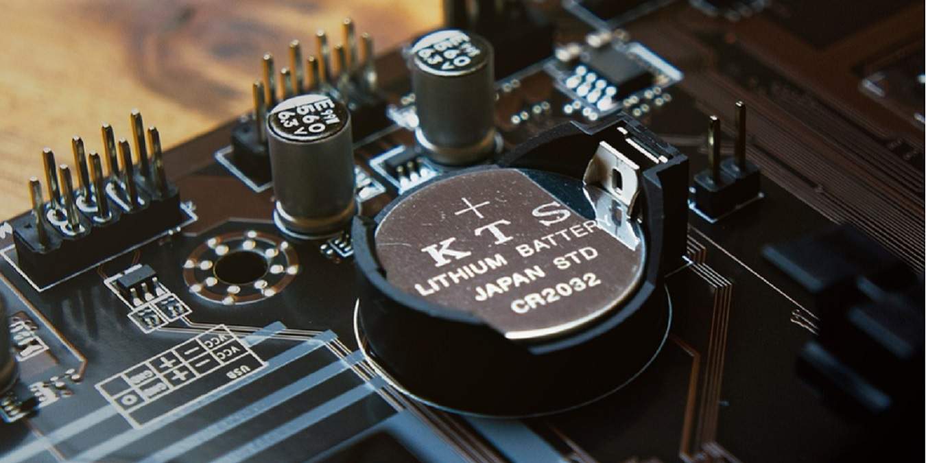 Turn off the computer and unplug it from the power source.
Locate the CMOS battery on the motherboard.